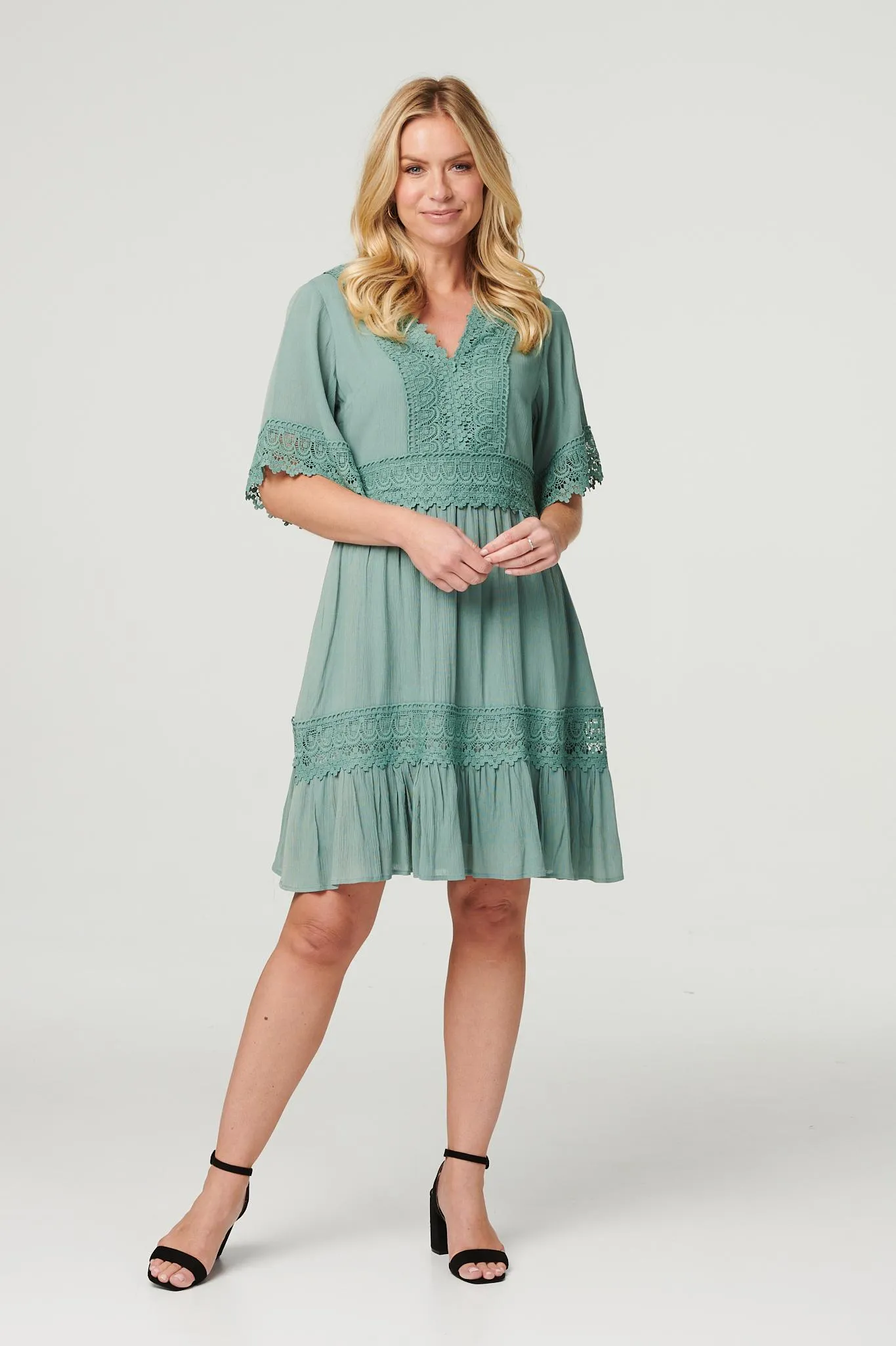 Lace Detail 1/2 Sleeve Short Dress